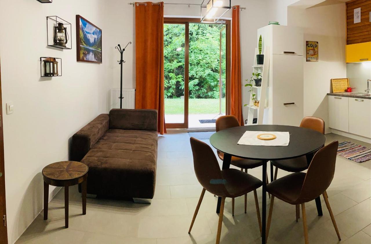 Family House Apartma 모지례 외부 사진