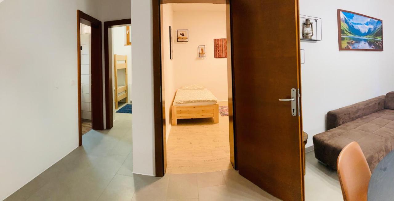 Family House Apartma 모지례 외부 사진